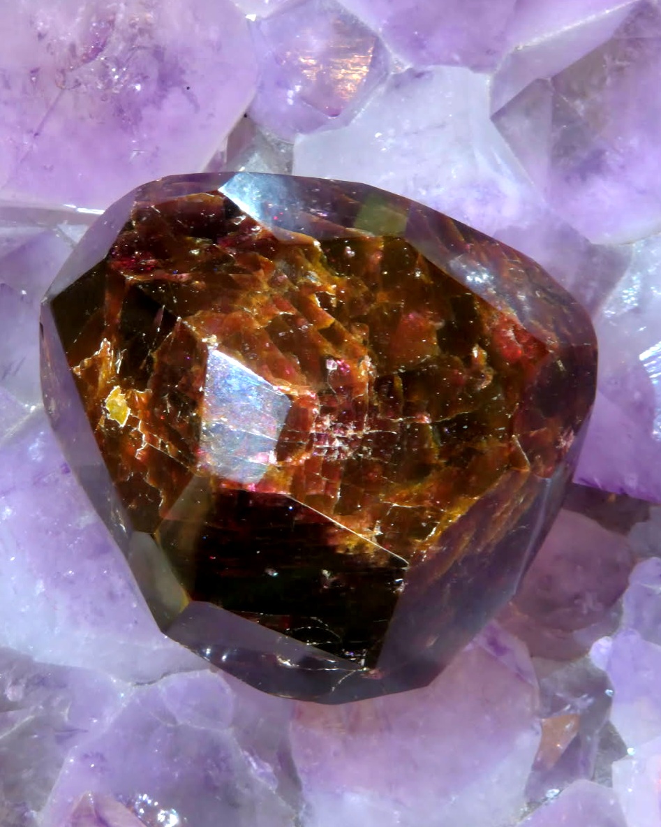 💎 Le Grenat : la pierre qui rallume le feu intérieur